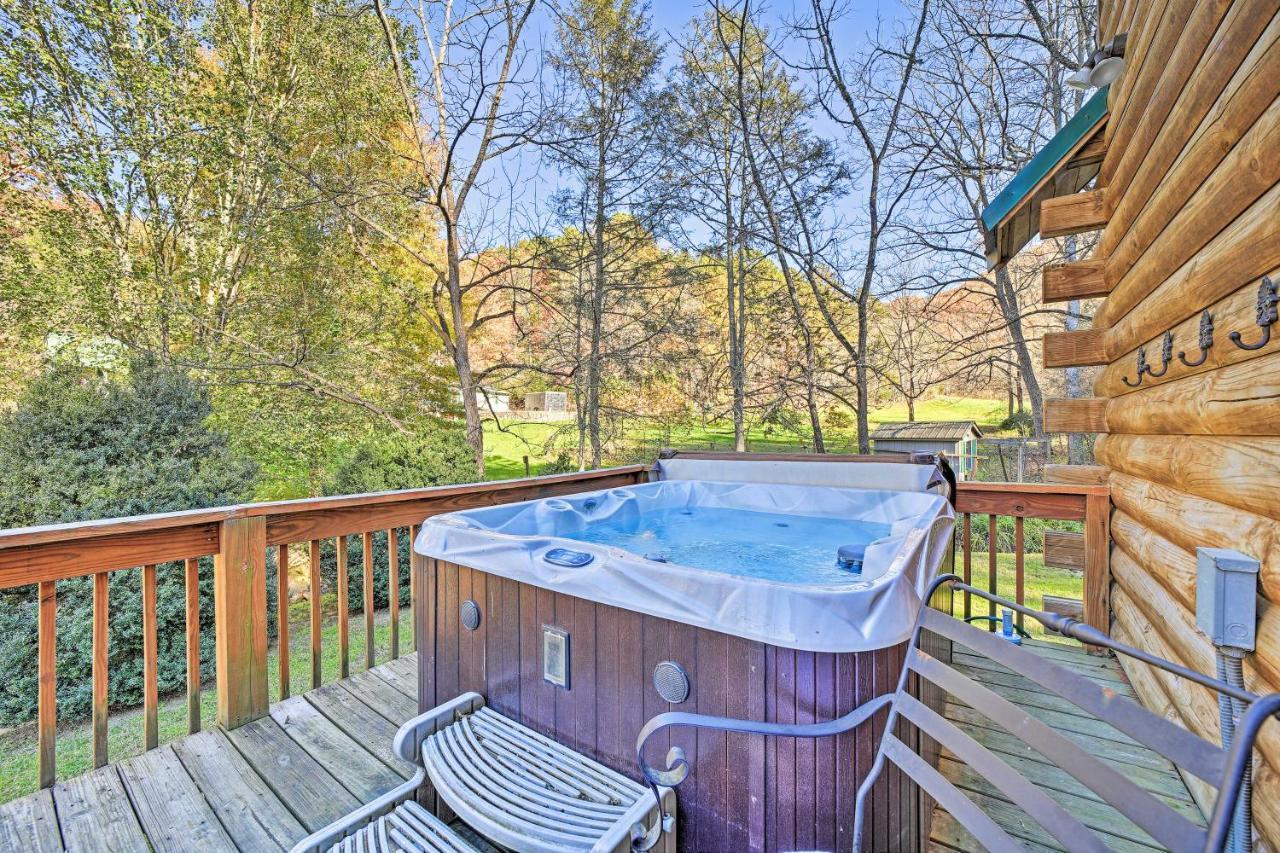 Creekside Bryson City Cabin With Private Hot Tub Luaran gambar