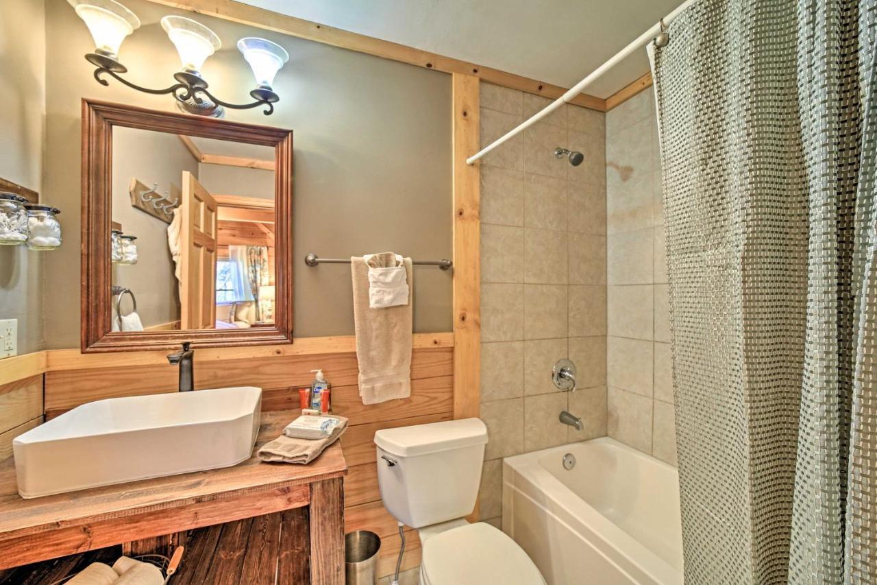 Creekside Bryson City Cabin With Private Hot Tub Luaran gambar