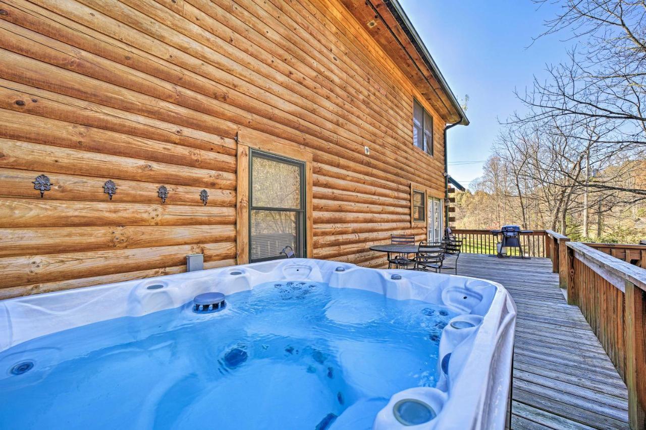 Creekside Bryson City Cabin With Private Hot Tub Luaran gambar